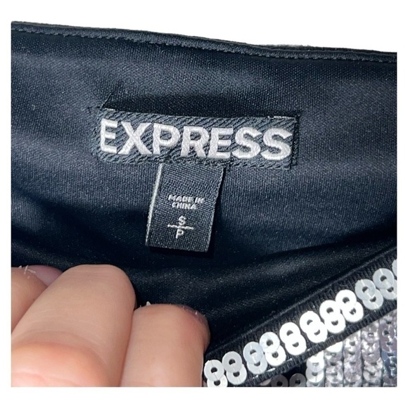 1807. EXPRESS ALL SEQUINS MINI LENGTH SKIRT BLACK/SILVER/BLUE IN COLOR SIZE SM - Picture 5 of 8